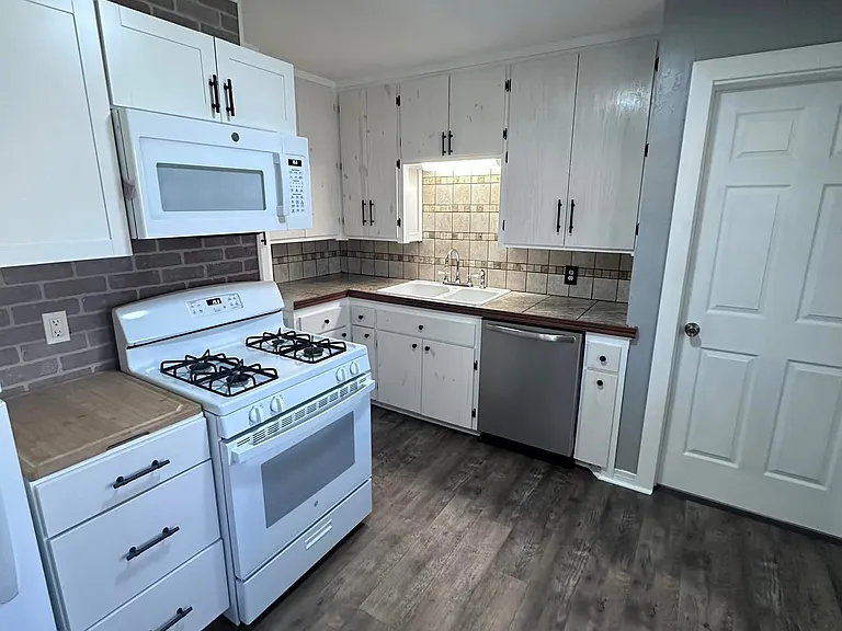 837 W Moore Ave — Photo 19