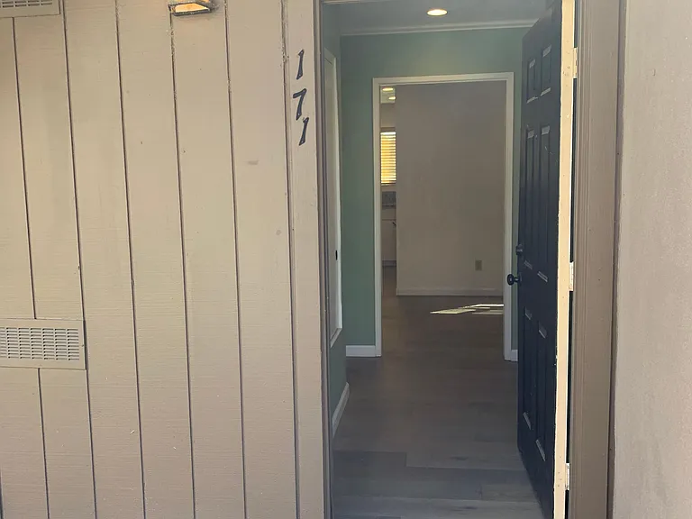 2905 Niagra St #171 — Photo 14