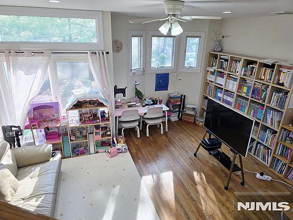 2nd image of 22 Mahan Street