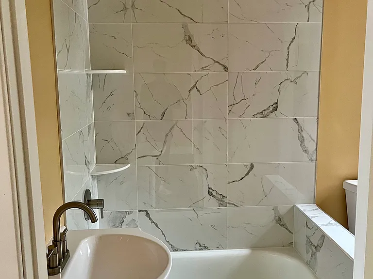 Bathroom (Daytime)
