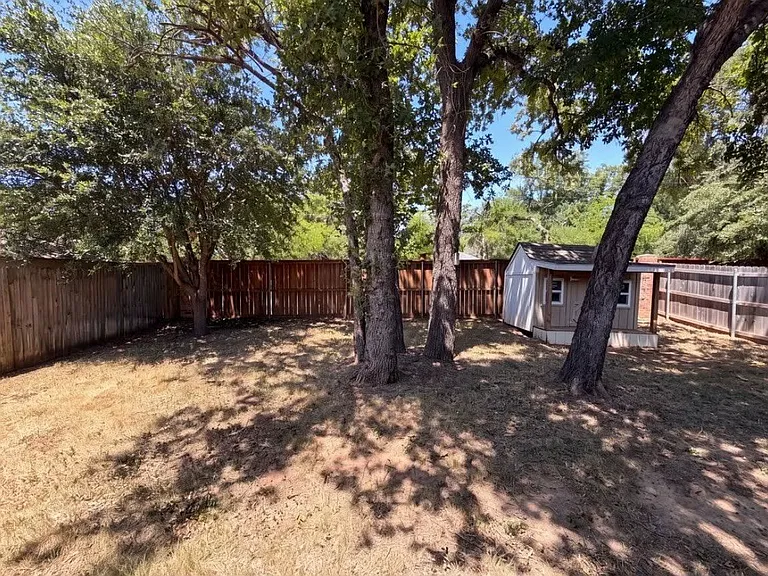 1008 Edgewater Dr — Photo 14