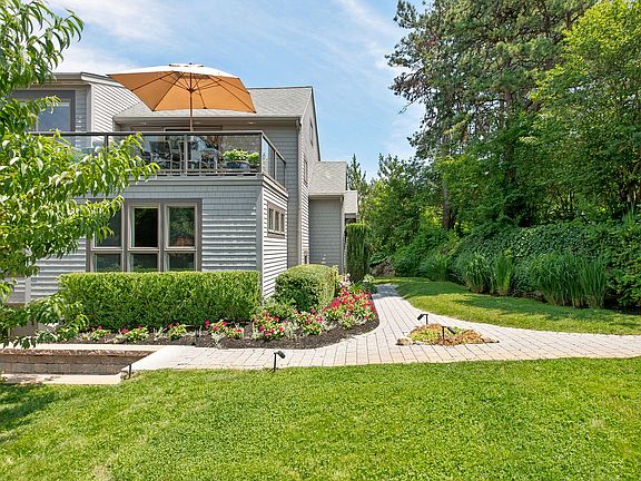 5th image of 20 Bayberry Avenue