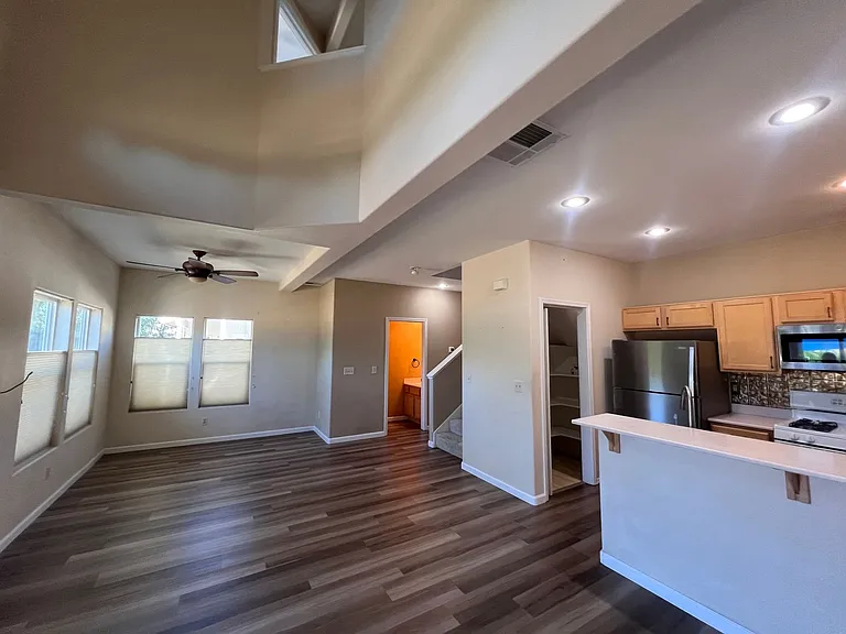 1678 N Highway 395 #28 — Photo 10