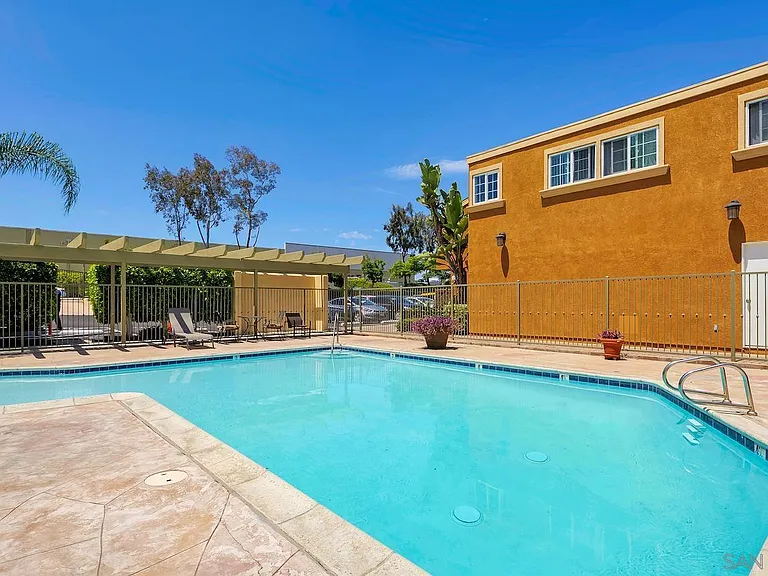 5404 Balboa Arms Dr — Photo 10