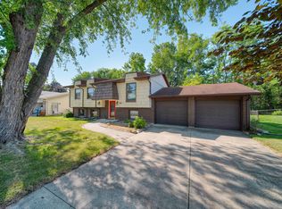 326 E Franklin St, Clinton, MI 49236