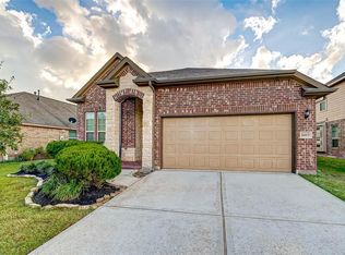 6815 Hunters Trace Ln, Baytown, TX 77521