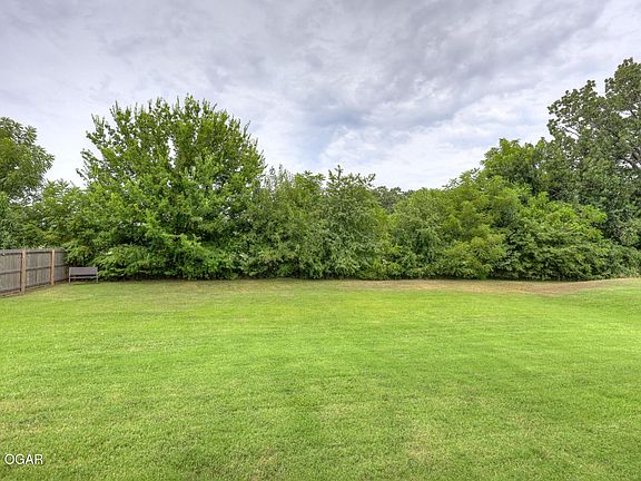 5th image of 17922 Laredo Rd