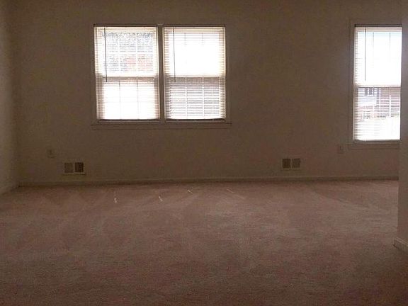 5th image of 4902 Ashford Dr