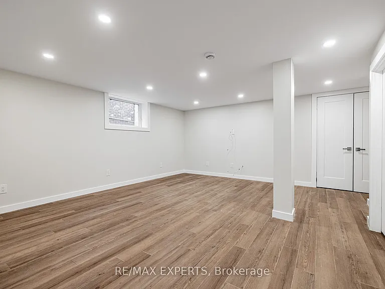 2103 Avenue Rd #BASEMENT — Photo 6
