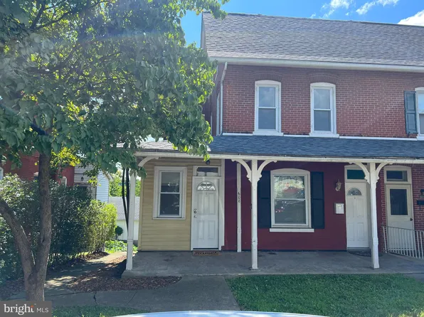 608 W Walnut St, Perkasie, PA 18944