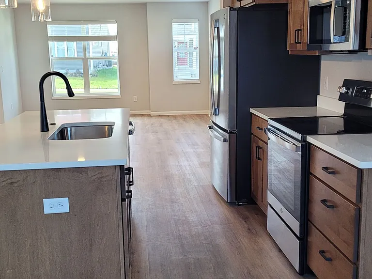 2041 Tori Frost Dr — Photo 4