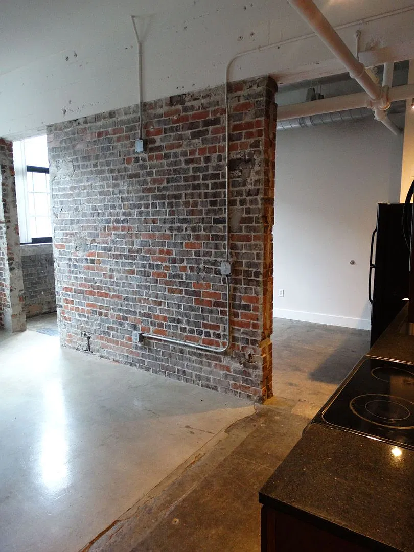 10th Street Lofts — Photo 2