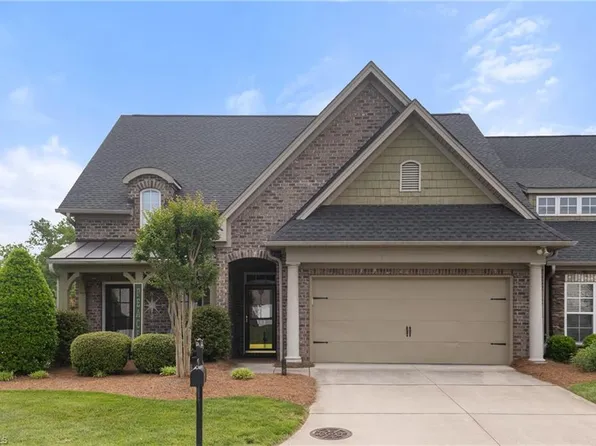 102 Sweetwater Ct, Clemmons, NC 27012