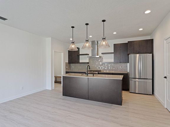 5th image of 6213 E 13th Ln