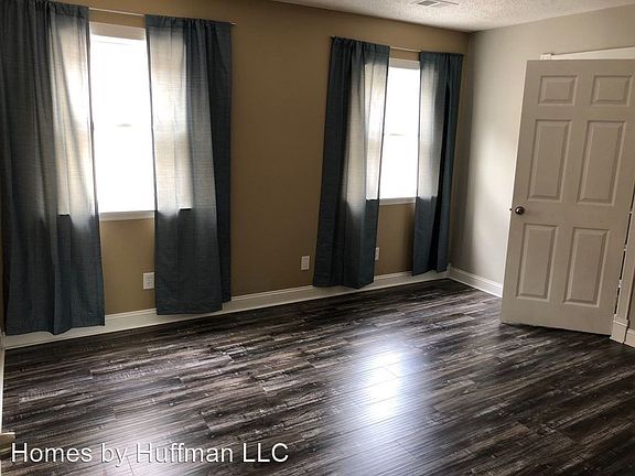 2nd image of 403 Chandler Ave #B