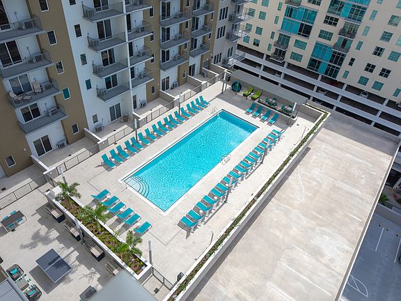 5th image of 1115 E Twiggs St #1103
