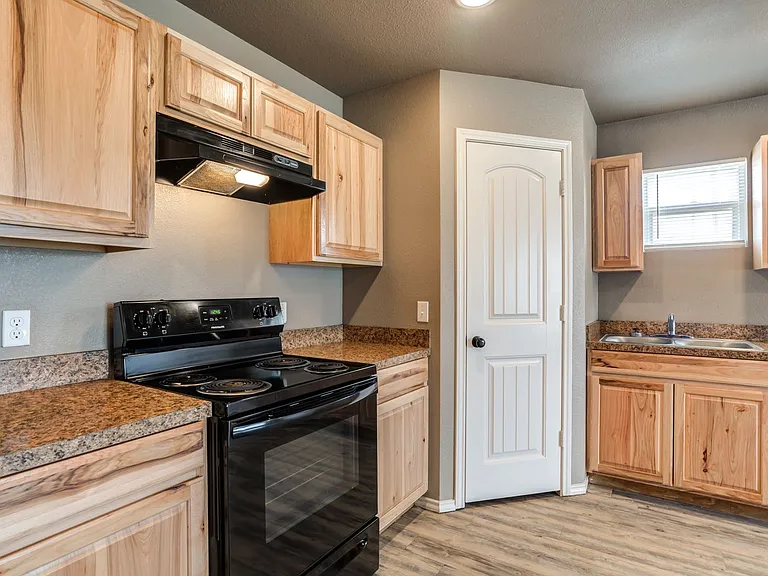 2223 E Main St — Photo 10