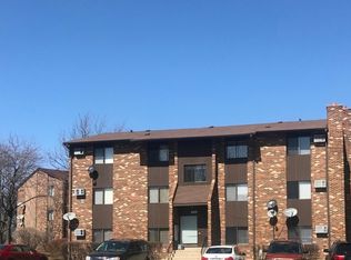 7731 Woodward Ave APT 1A, Woodridge, IL 60517