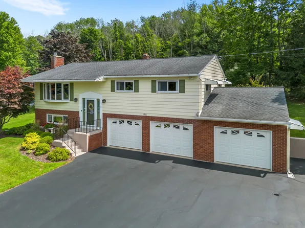 1221 Murray Hill Rd, Vestal, NY 13850