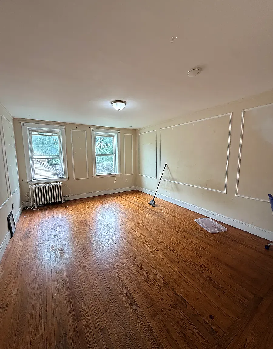 34 Hotchkiss St — Photo 1