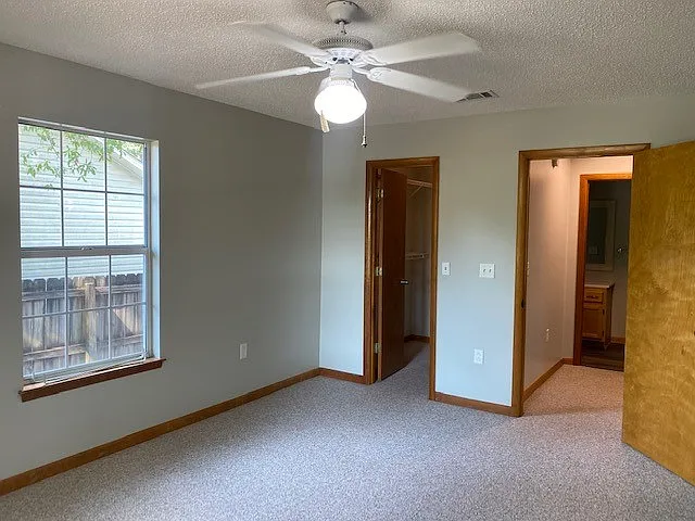 5105 Lake Dr — Photo 16