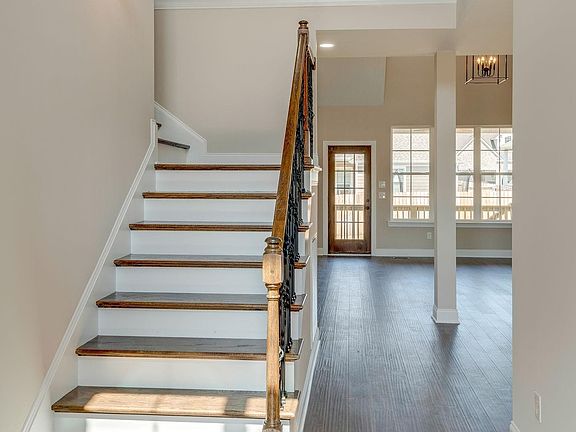 2nd image of 5926 Covent Ln