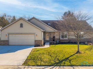 7537 Red Pines Dr, Sylvania, OH