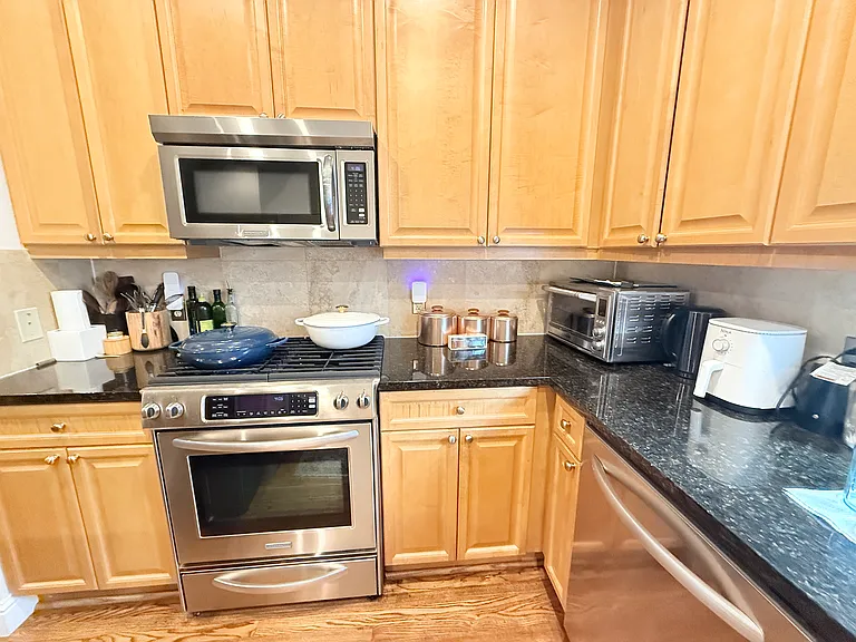 4230 Travis St #8 — Photo 10