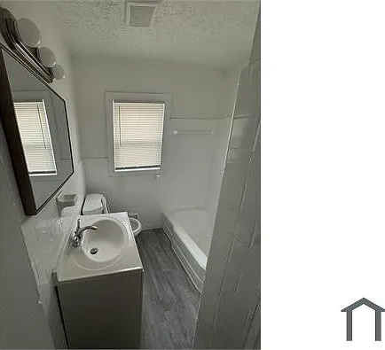 2300 Carey Dr SE — Photo 9