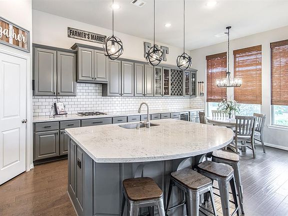 4th image of 27906 Castle Park Ln