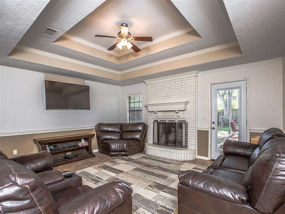 1st image of 289 Cottonwood Dr