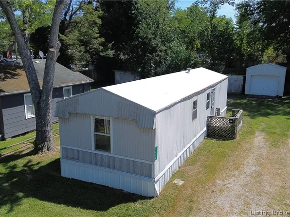 1420 Lindsey Street, Charlestown, IN 47111