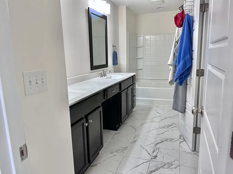 Master BR Bath-1