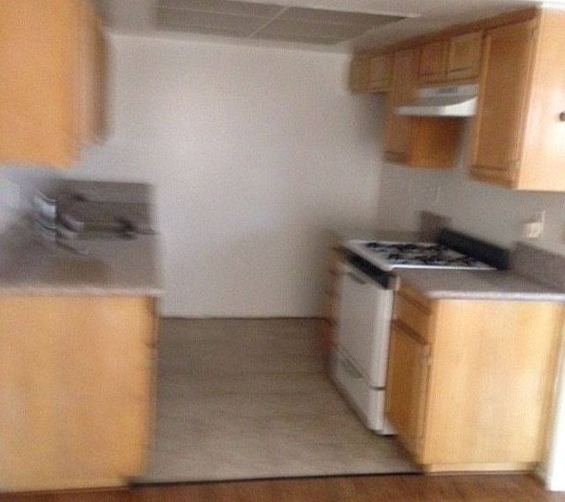 2nd image of 15000 Burbank Blvd #15000