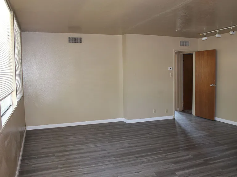 248 W Knoles Way — Photo 27