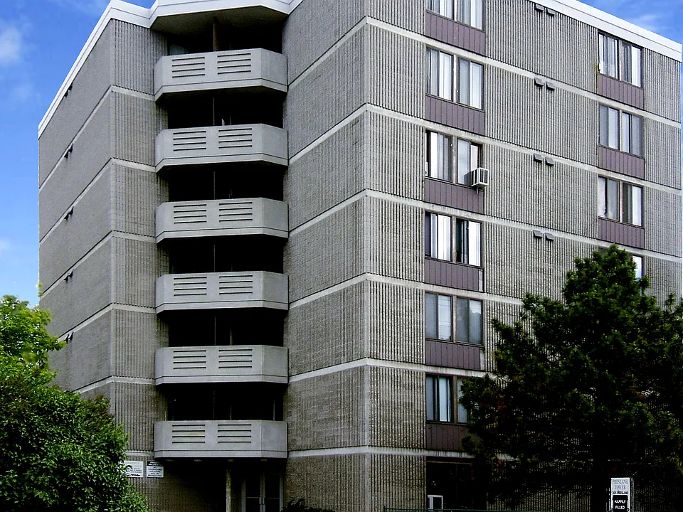 305 Presland Rd