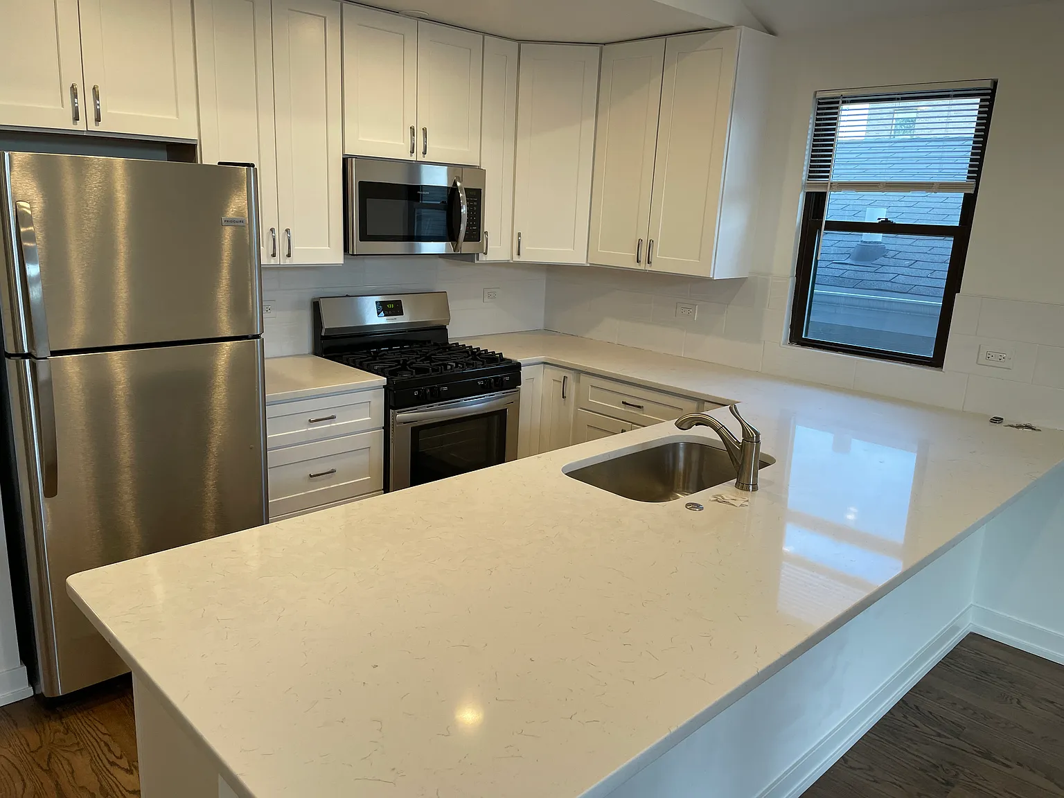 3 bed, $3,850 — Photo 3