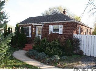 211 Circle Dr, Collinsville, IL