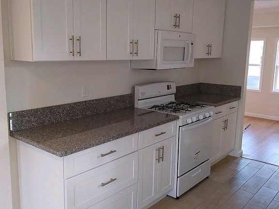 2nd image of 913 N Cedar St APT 3