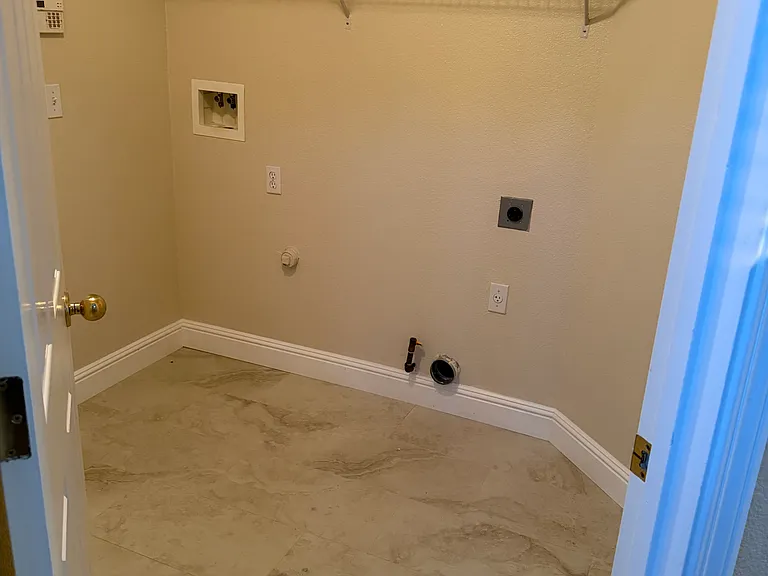 6483 Crestview Cir — Photo 18