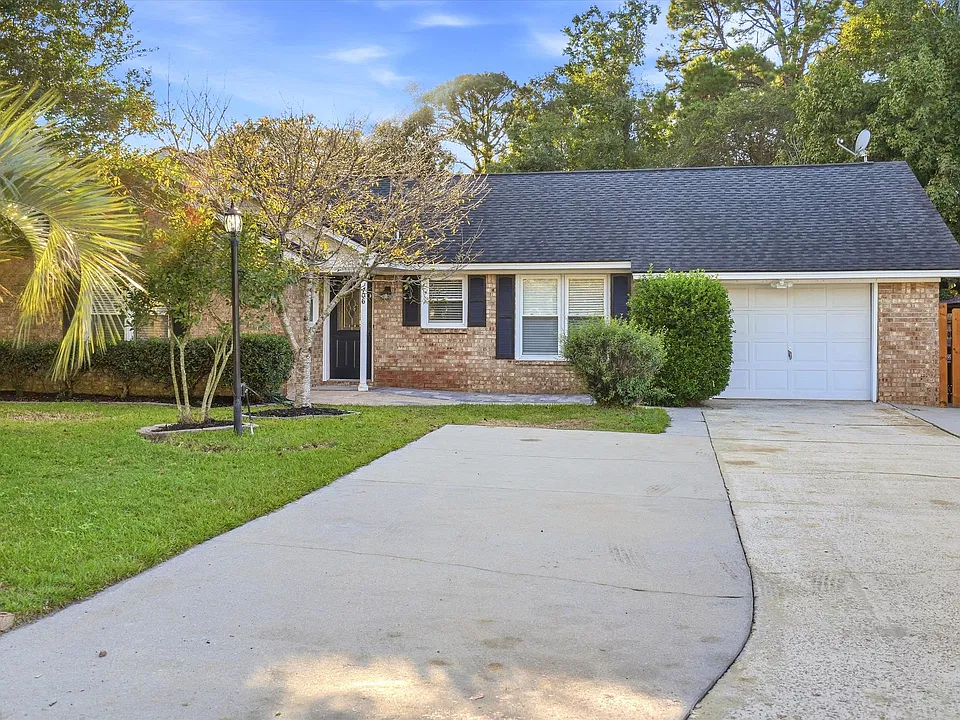 406 Longleaf Rd