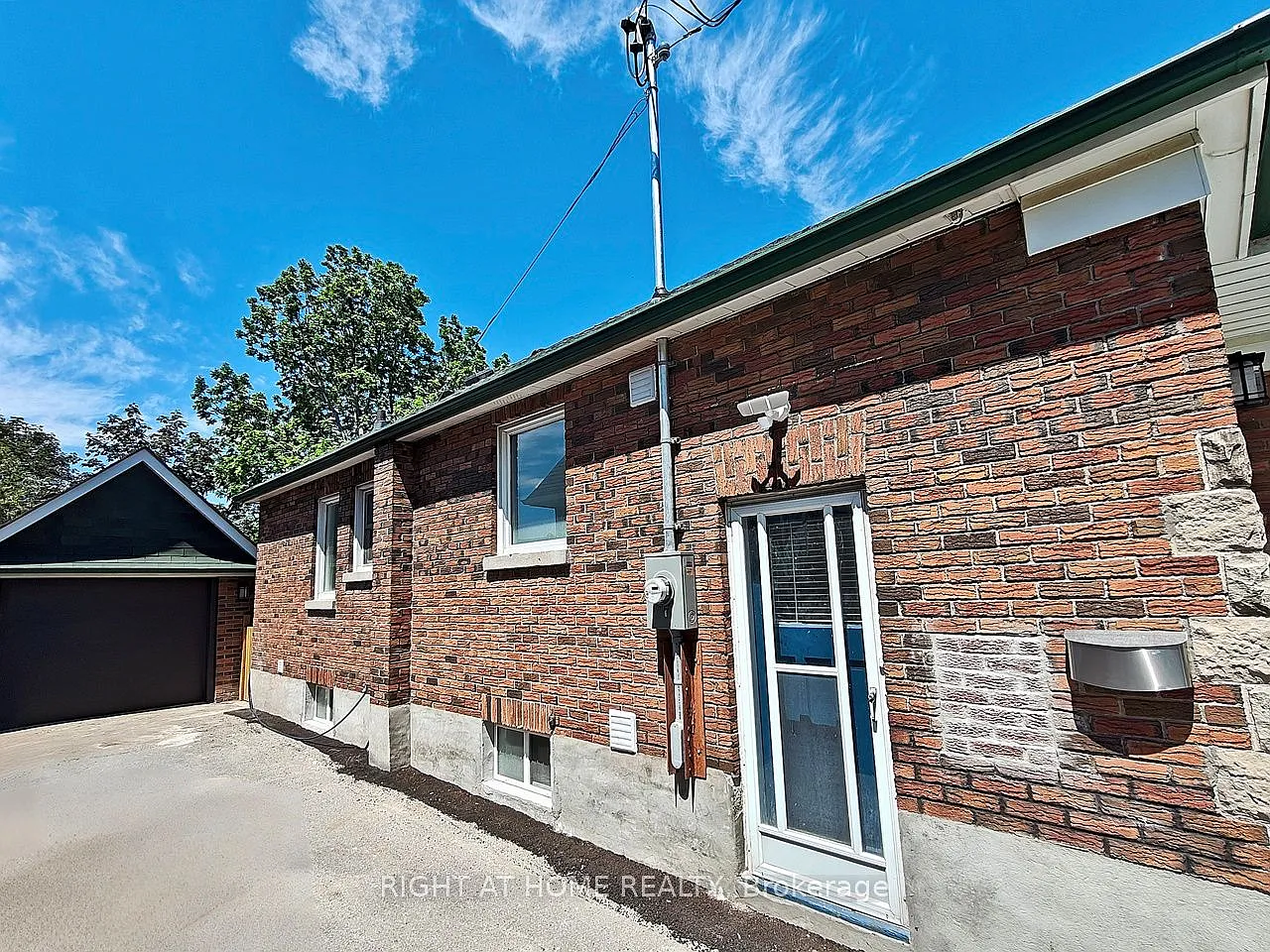 3 bed, $2,100 — Photo 3