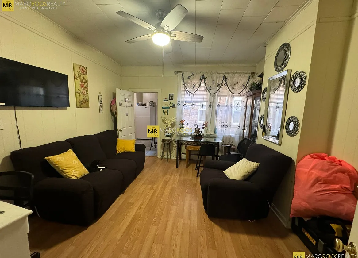 2 bed, 9999 sqft, $3,000 — Photo 2