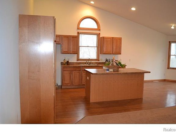 5th image of 62 Lakeview