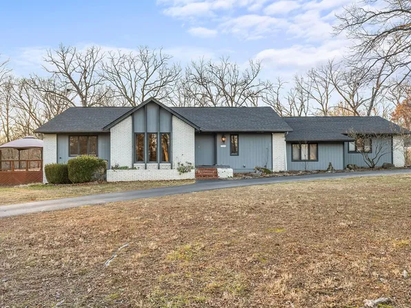 11661 Oak Hills Dr, Bentonville, AR 72712