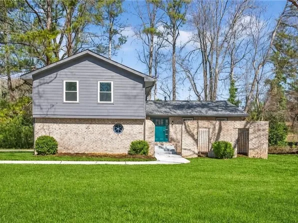 3940 Pinehurst Valley Dr, Decatur, GA 30034