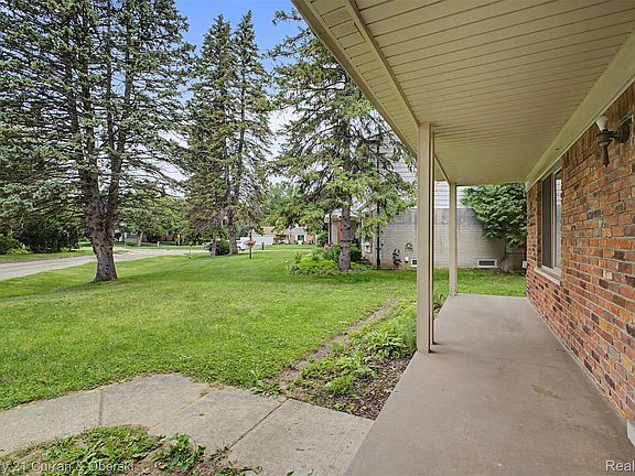 3rd image of 8834 Dublin Way