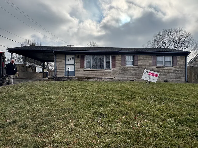 1724 Silver Ln — Photo 2