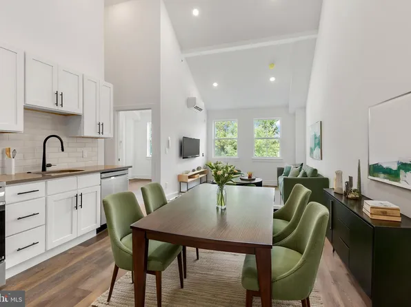 7037 Ridge Ave #303, Philadelphia, PA 19128