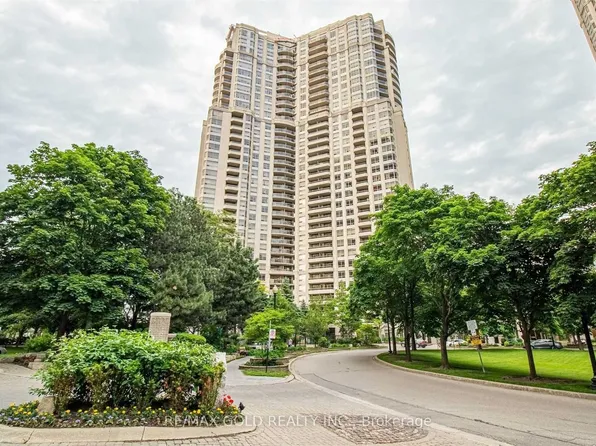 35 Kingsbridge Garden Cir, Mississauga, ON